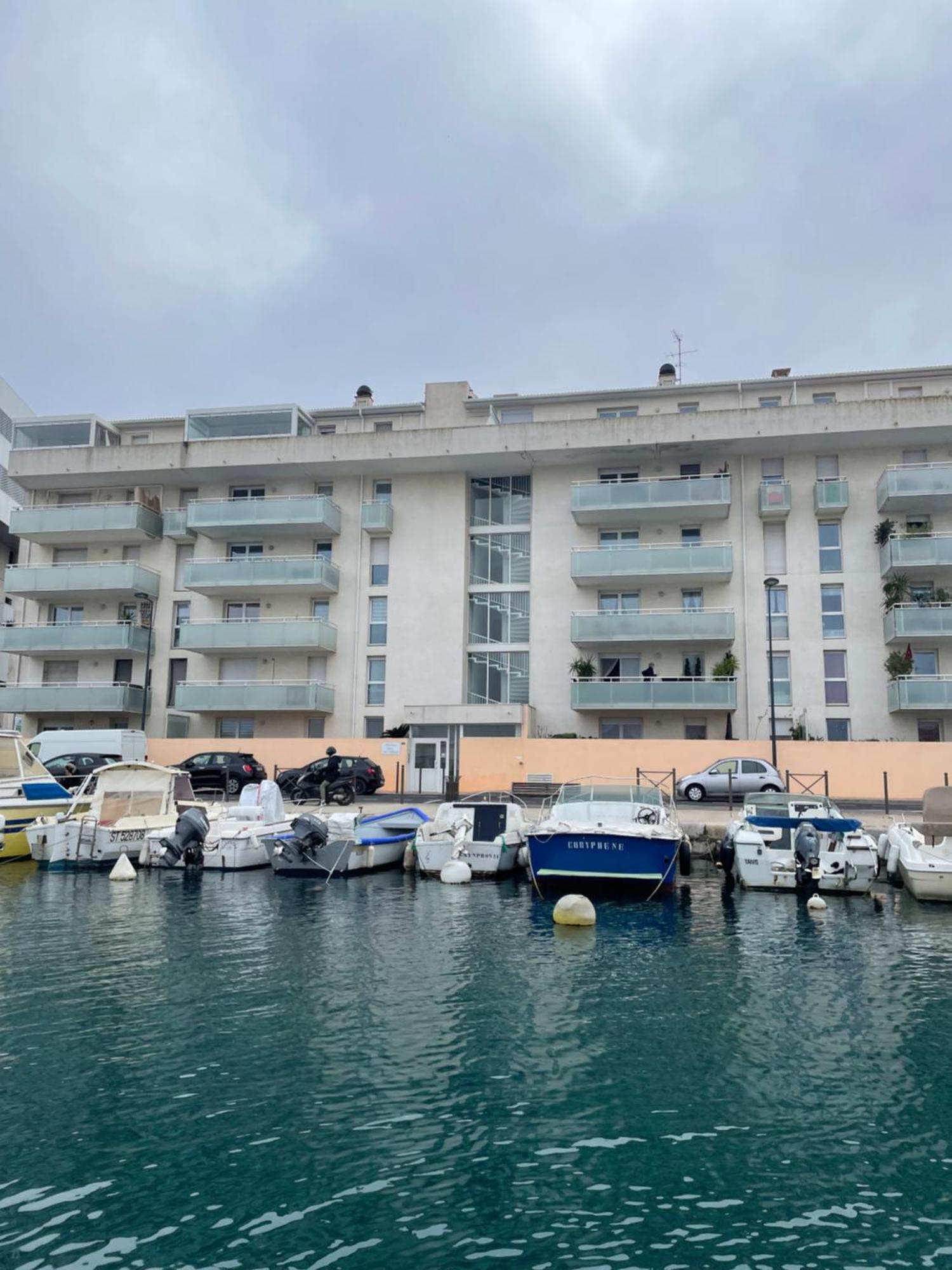Appartement T2, Climatise, Wifi, Parking Et Piscine Prives Sete Bagian luar foto